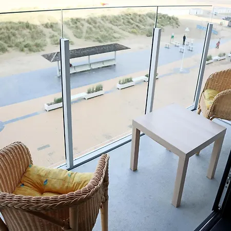 Lägenhet Beachside Modern Retreat, Cleaning Included *